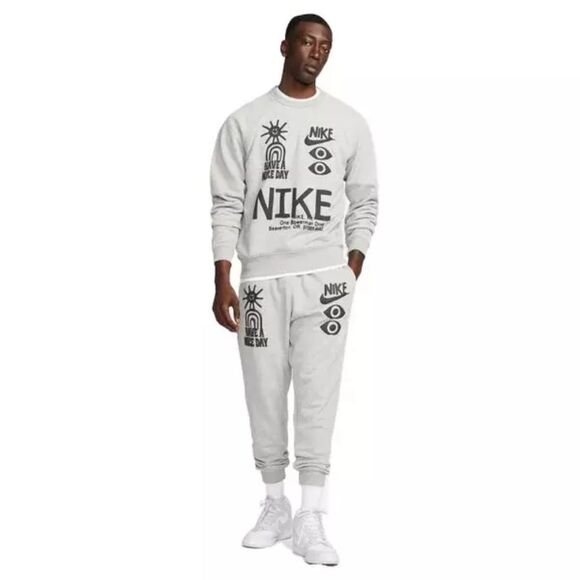 Nike Men's Sportswear French Terry Crew Sweatshirt Size S‎ in Grey NWT - Picture 4 of 7